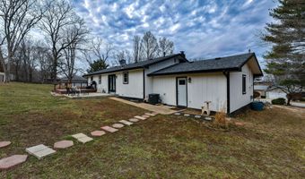 1705 Lakeview Dr, Ava, MO 65608