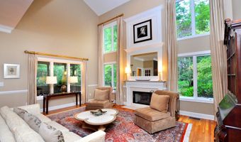 11 Templeton Ct 11, Avon, CT 06001