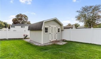124 Longview Dr, Cranston, RI 02920