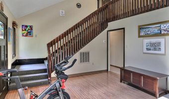 146 Algonquin Trl, Albrightsville, PA 18210