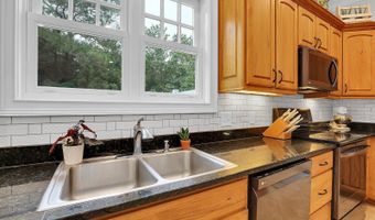 4 Hidden Lake Ct, Bluffton, SC 29910