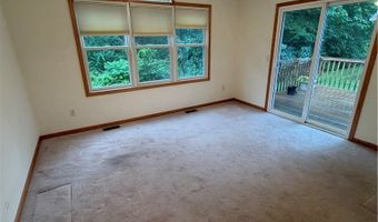 1437 Waters Edge Dr, Akron, OH 44313