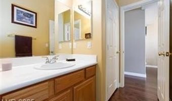672 Hitchen Post Dr, Henderson, NV 89011
