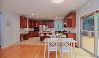 588 Green Rd, Ann Arbor, MI 48105