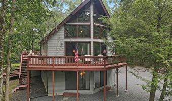 11 Carmen Gln, Albrightsville, PA 18210