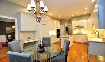 11 Templeton Ct 11, Avon, CT 06001