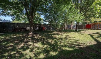 120 Hillside Dr, Baldwin City, KS 66006