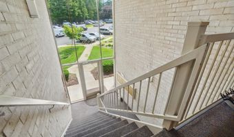 4379 AMERICANA Dr 201, Annandale, VA 22003
