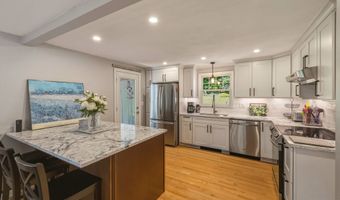 40 Vantana Dr, Bristol, CT 06010