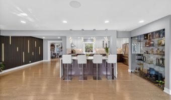24 W Berkley Dr, Arlington Heights, IL 60004