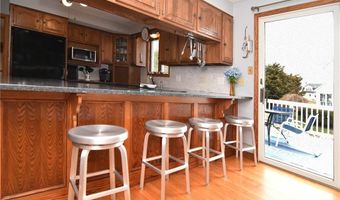 151 E Shore Rd, Narragansett, RI 02882