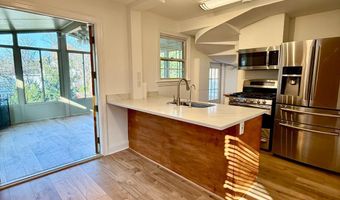 5713 19TH St N, Arlington, VA 22205