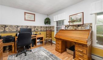 34 Finch Ln, North Kingstown, RI 02874