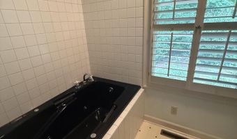 1817 Peppertree Dr, Alcoa, TN 37701