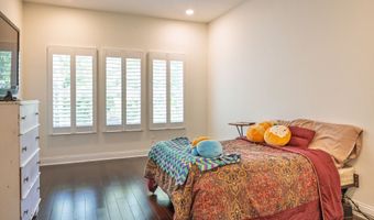 372 Foxboro Dr, Avon, IN 46123