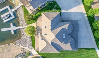 1408 Riverwood Dr, Bismarck, ND 58504