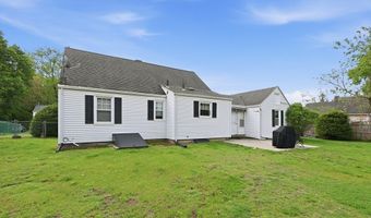 55 River Rd, Agawam, MA 01001