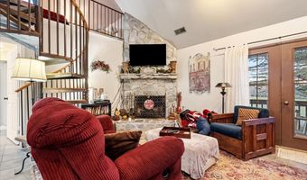 1670 Church St, Appomattox, VA 24522