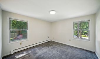 30 Lakeshore Dr, Alloway, NJ 07422