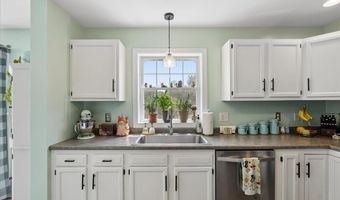 14 Abbey Rd, Brentwood, NH 03833