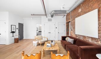 901 KING St 202, Alexandria, VA 22314