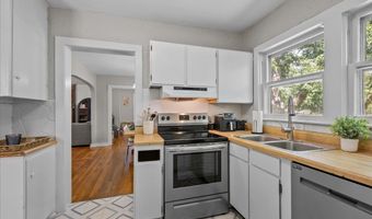 1322 N 4th St, Arkansas City, KS 67005