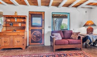 51 Atalaya Rd, Arroyo Hondo, NM 87513