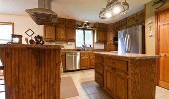 5557 Schuetz Ln, Alhambra, IL 62001