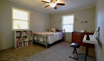 948 Pinebluff Lake Rd, Aberdeen, NC 28315