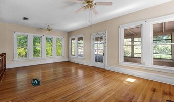561 Forest Ave, Shreveport, LA 71104