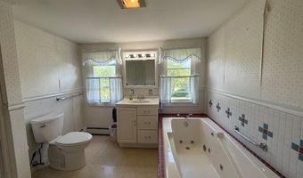 10 Palm St, Baileyville, ME 04694