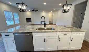 18 Somerset Dr, Appomattox, VA 24522