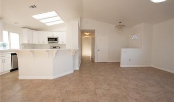 12794 Navajo Rd, Apple Valley, CA 92308