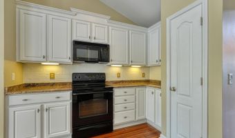 831 Vandenburg Dr, Boiling Springs, SC 29316