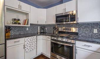646 Dellwood Dr, Ann Arbor, MI 48103
