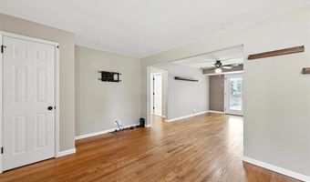 9800 Ridgely Ln, Affton, MO 63123