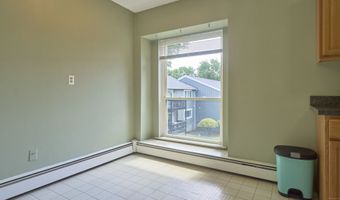 81 Ameridge Dr 81, Bridgeport, CT 06606