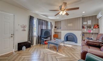 1528 W Idaho Ave, Chickasha, OK 73018