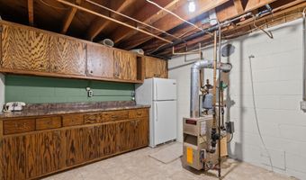 630 W CAPITOL Dr, Appleton, WI 54911