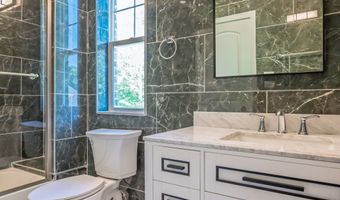 372 Foxboro Dr, Avon, IN 46123