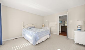 30 Harbor Hill Dr 30, Bourne, MA 02532
