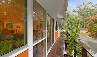 8004 PARK OVERLOOK Dr, Bethesda, MD 20817