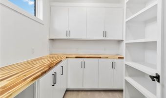 812 NW 11th St, Bentonville, AR 72712