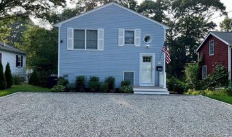 110 Winsor Ave, North Kingstown, RI 02852