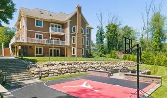 3 Buckingham Rd, Bayonne, NJ 07035