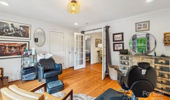 1701 Dearmon Dr, Charlotte, NC 28205