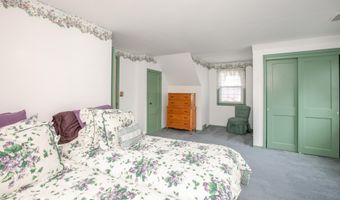 75 Lakeview Dr, Allentown, NJ 08501