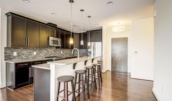 1107 S WALTER REED Dr 302, Arlington, VA 22204