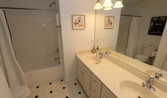 19 Devonshire Ct, Avon, CT 06001