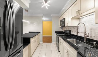 1615 E CENTRAL Rd 218C, Arlington Heights, IL 60005